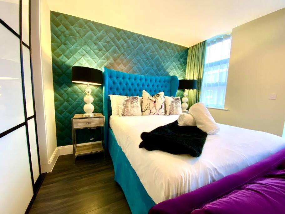 Stunning Apartment Suite - Free Parking & Wifi! Poole Dış mekan fotoğraf